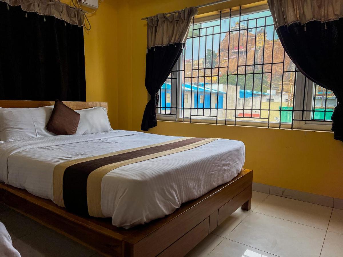 Le Hotel Host Tiruchirappalli Exterior photo