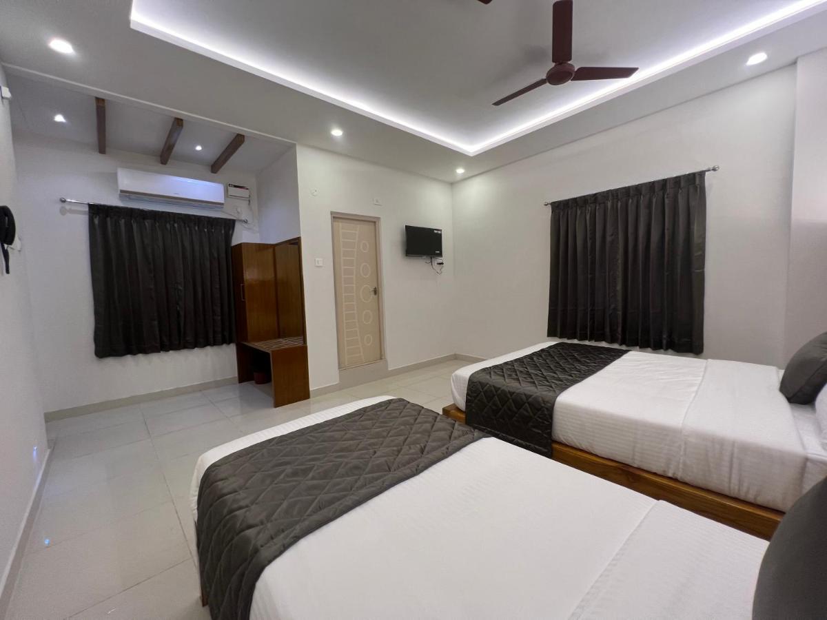 Le Hotel Host Tiruchirappalli Exterior photo