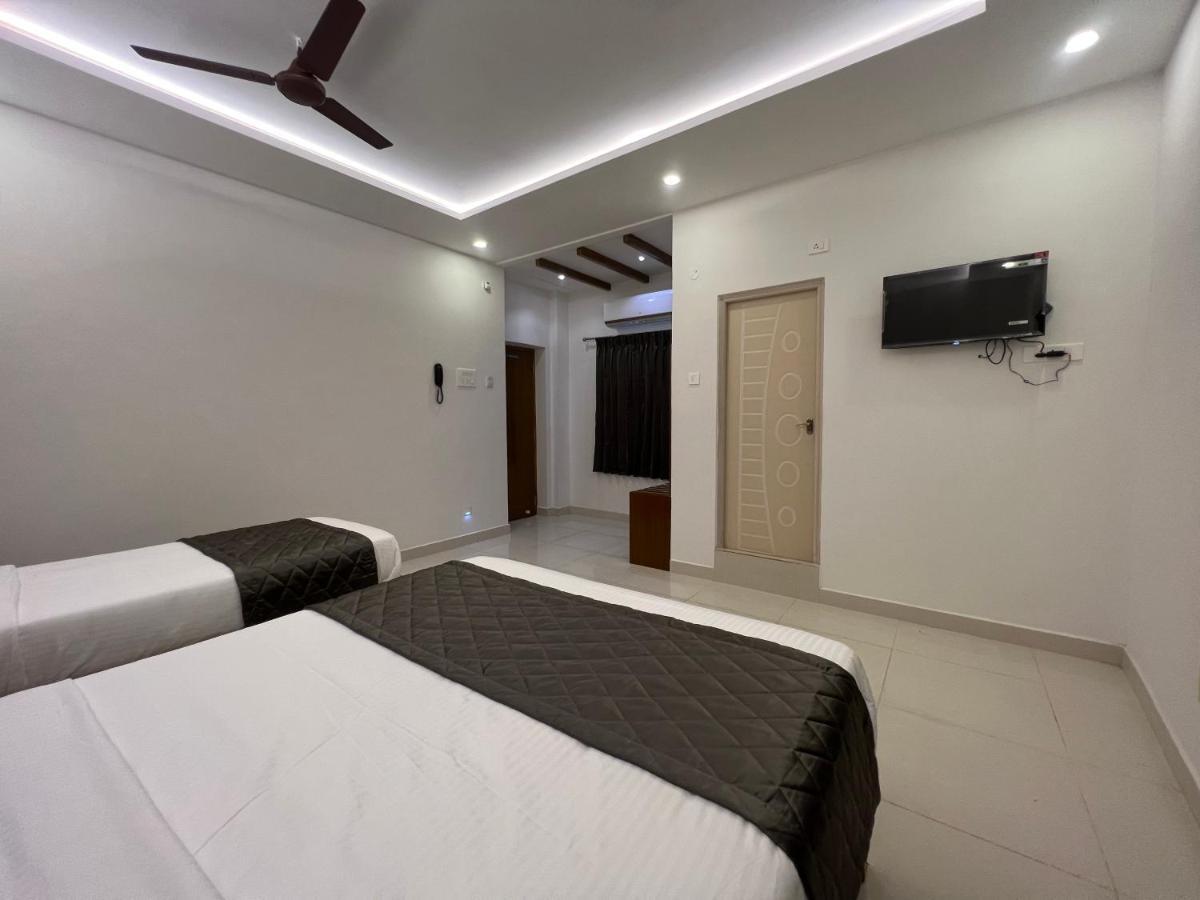 Le Hotel Host Tiruchirappalli Exterior photo